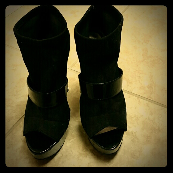 Chinese laundry peep toe booties