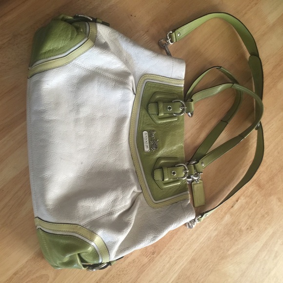 Adorable colors, can be used summer or winter!