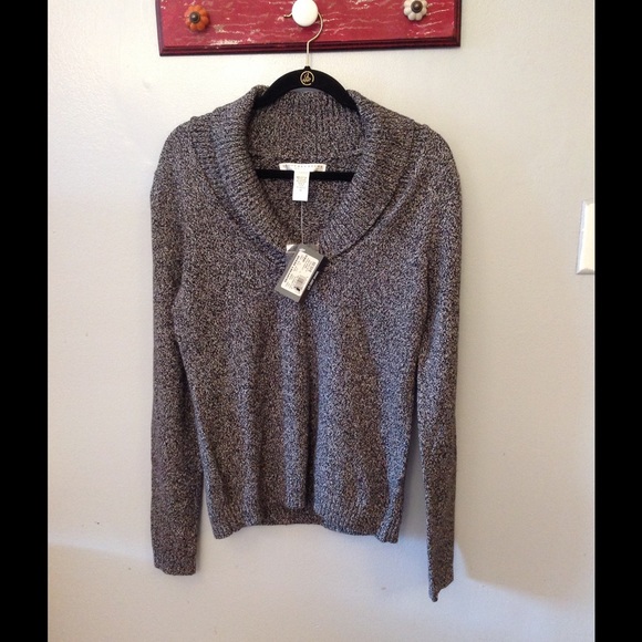 Geoffrey Beene Sweater- BRAND NEW WITH TAGS