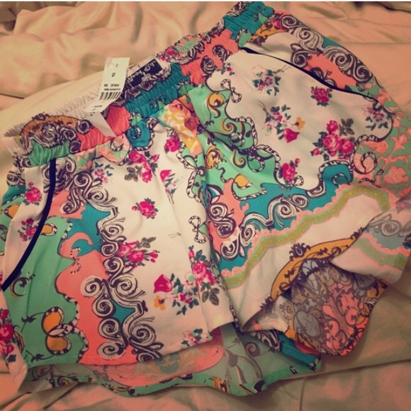 LF colorful shorts