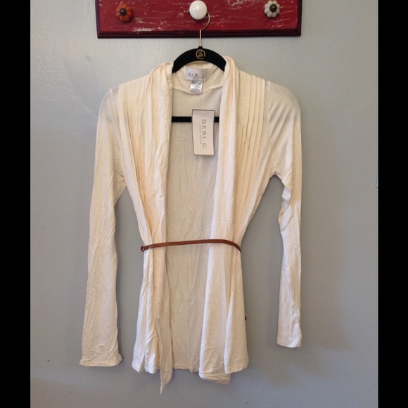 LAST CHANCE 🎉Geric NY Off White Cardigan- NWT