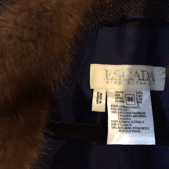 ESCADA Suit with mink collar - Picture 3 of 5