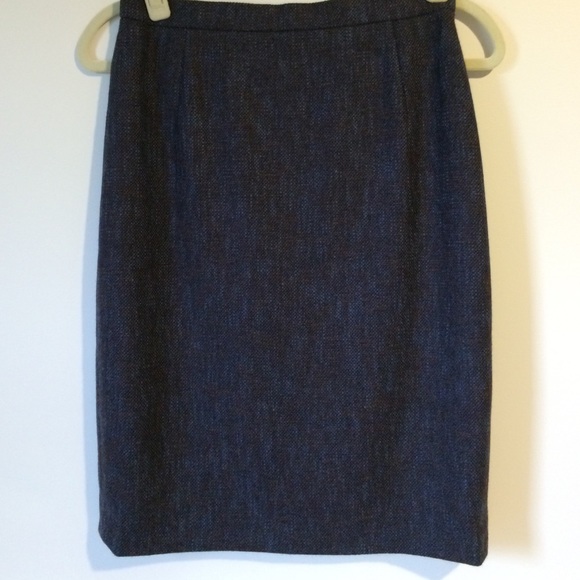 ESCADA Suit with mink collar - Picture 4 of 5