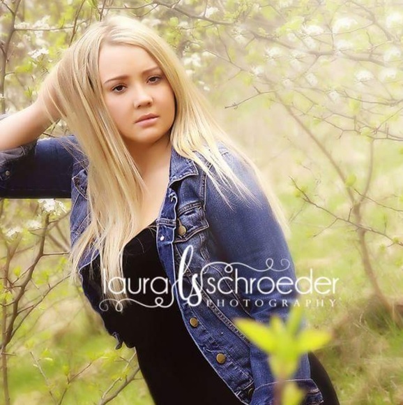 Meet your Posher, Alisa - Picture 2 of 8