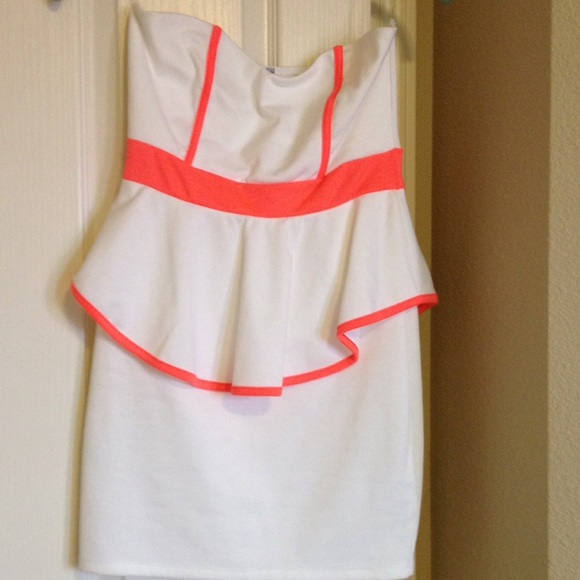 Sweetheart Ruffle Peplum Dress - Picture 3 of 4