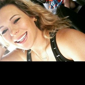 Meet your Posher, Arika