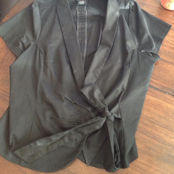 💄TORRID SHORT SLEEVE WRAP BLAZER