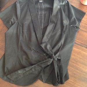 💄TORRID SHORT SLEEVE WRAP BLAZER