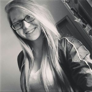 Meet your Posher, Kayla