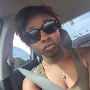 Meet your Posher, Sierra