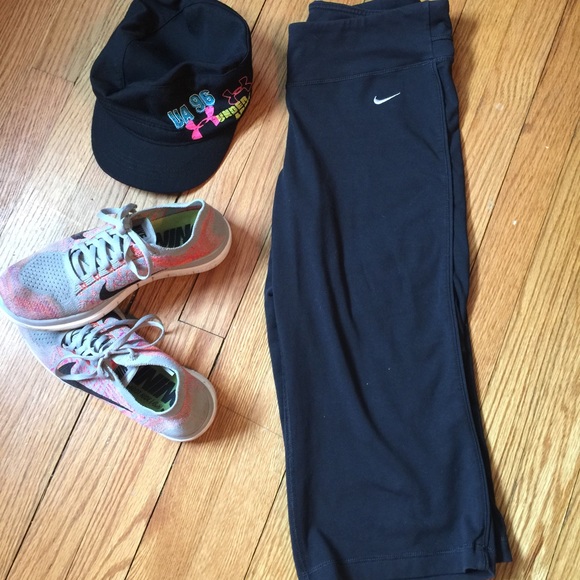 Nike dry fit Capri pants