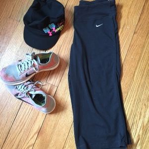 Nike dry fit Capri pants