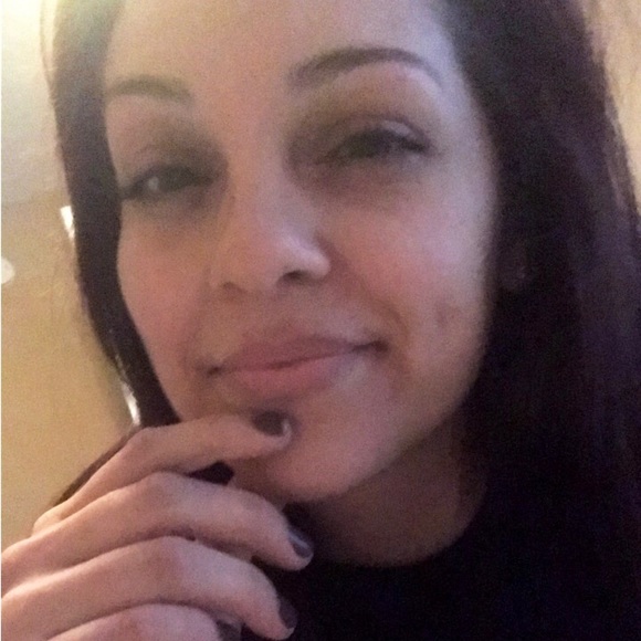 Meet your Posher, Brittney - Picture 2 of 2