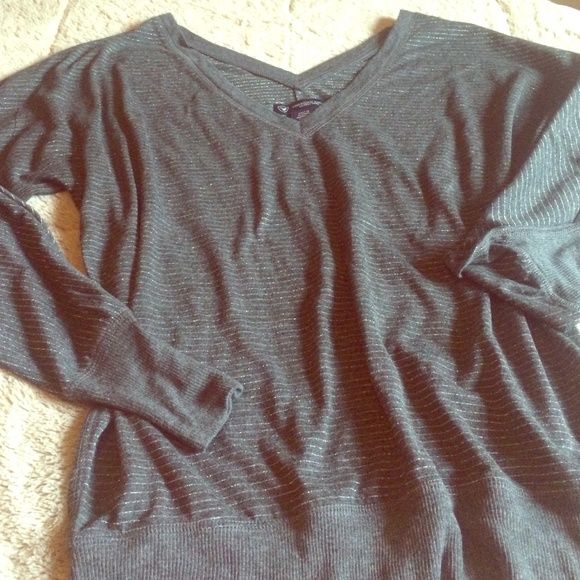 Grey and silver long sleeve knit - Picture 1 of 3