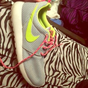 Nike Roshe's
