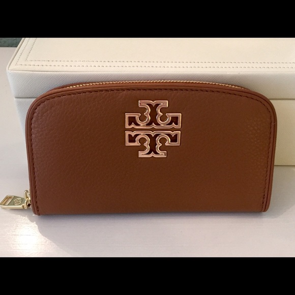 Tory Burch Accessories - Authentic Tory Burch zip wallet