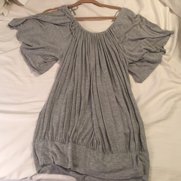 Gray top with open shoulders - Picture 1 of 3