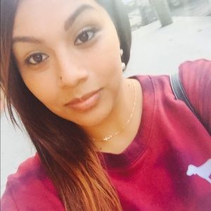 Meet your Posher, Yaneth