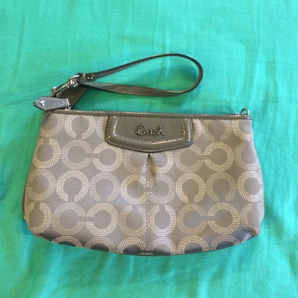 Grey coach wristlet !! Like new !