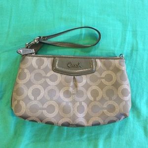 Grey coach wristlet !! Like new !