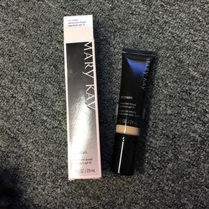 Brand new Mary Kay CC cream "very light"