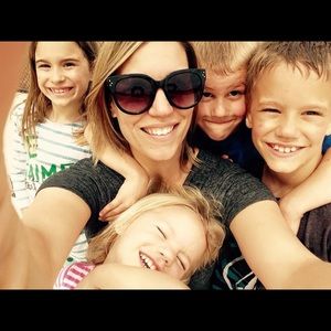 Meet your Posher, Kendra