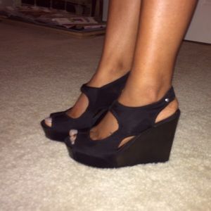 Vera wang wedges