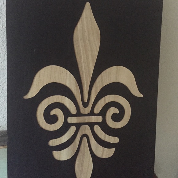 Fleur de Lis Wall Decor