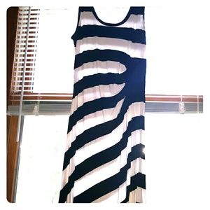 Black and White Gathered Side Dress