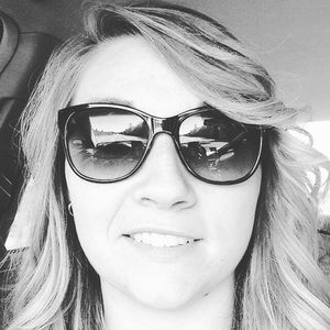 Meet your Posher, Rae-lynn