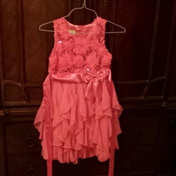 Girls dress