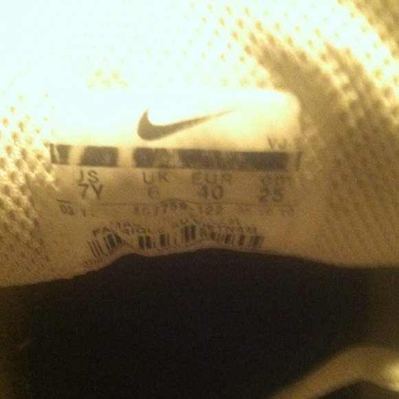 Nike Air Max size 7Y - Picture 4 of 4