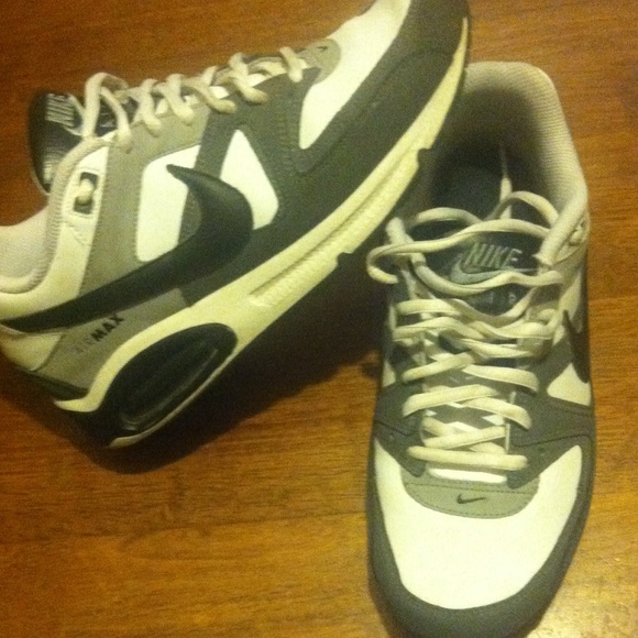 Nike Air Max size 7Y - Picture 2 of 4