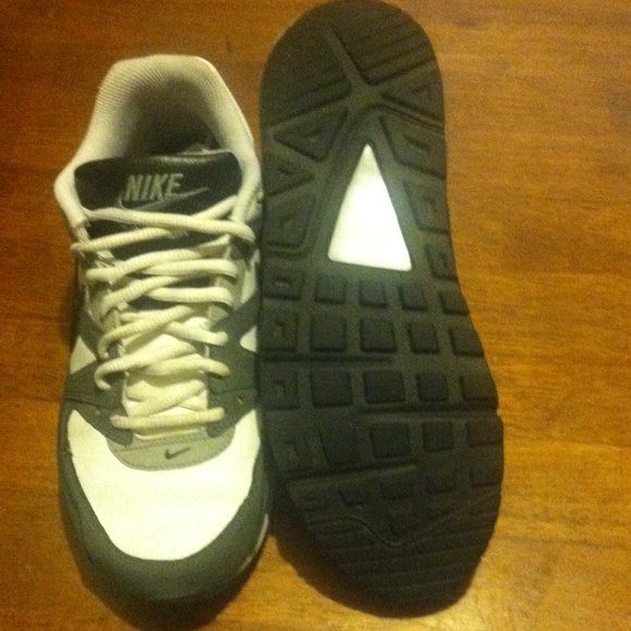 Nike Air Max size 7Y - Picture 3 of 4