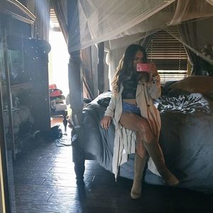 Meet your Posher, Cami