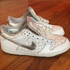 🚨🆑 FINAL PRICE CUT! Silver Nike Dunks 🆑🚨