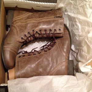 Steve Madden Stone Troopa boots
