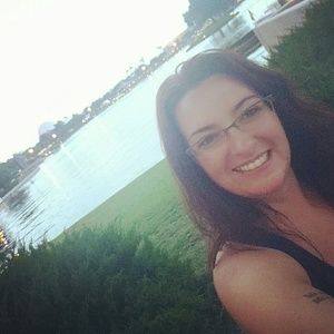 Meet your Posher, Destinee