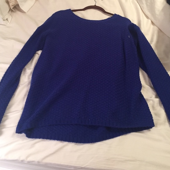 Blue sweater - Picture 1 of 3