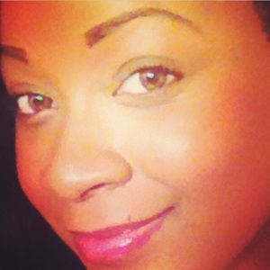 Meet your Posher, Akeisha