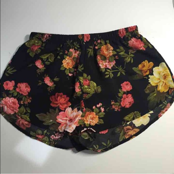 Ambiance floral shorts