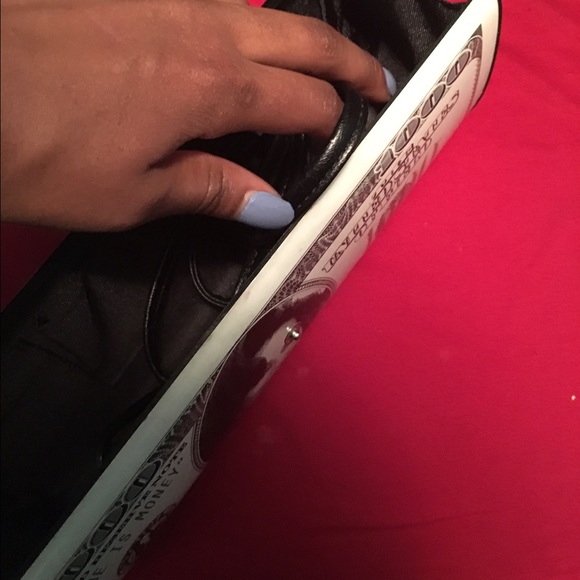 Clutch - Picture 3 of 3