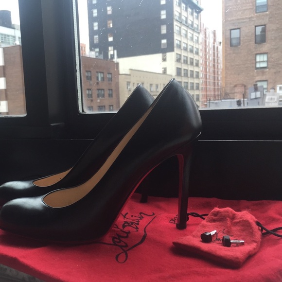 Gently Used Authentic Louboutins (size 7.5) - Picture 3 of 4