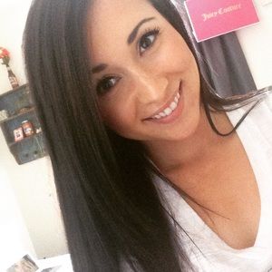 Meet your Posher, Evonne