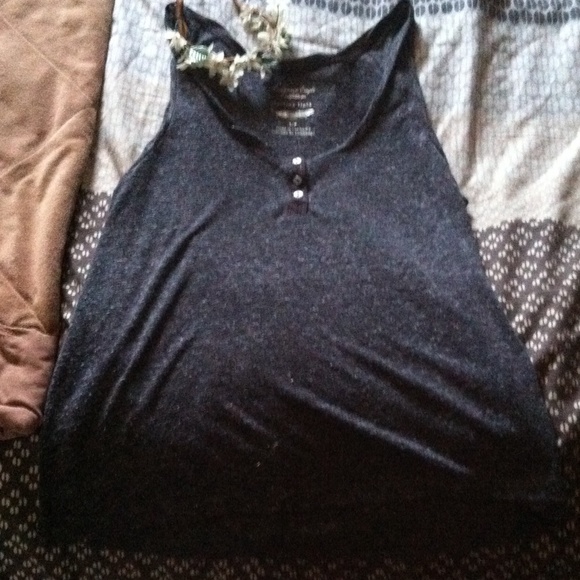 Traded ****Ae feather light Henley - Picture 2 of 3