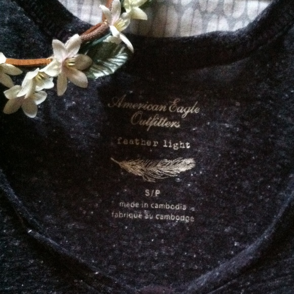 Traded ****Ae feather light Henley - Picture 3 of 3