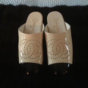 Chanel clogs. Cream and black.