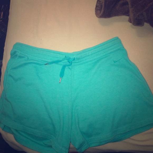 Nike Shorts - Picture 1 of 3