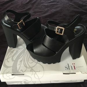 Shi by Journeys Platform Sandals