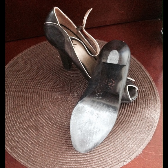 Designer Shoes - Picture 3 of 3